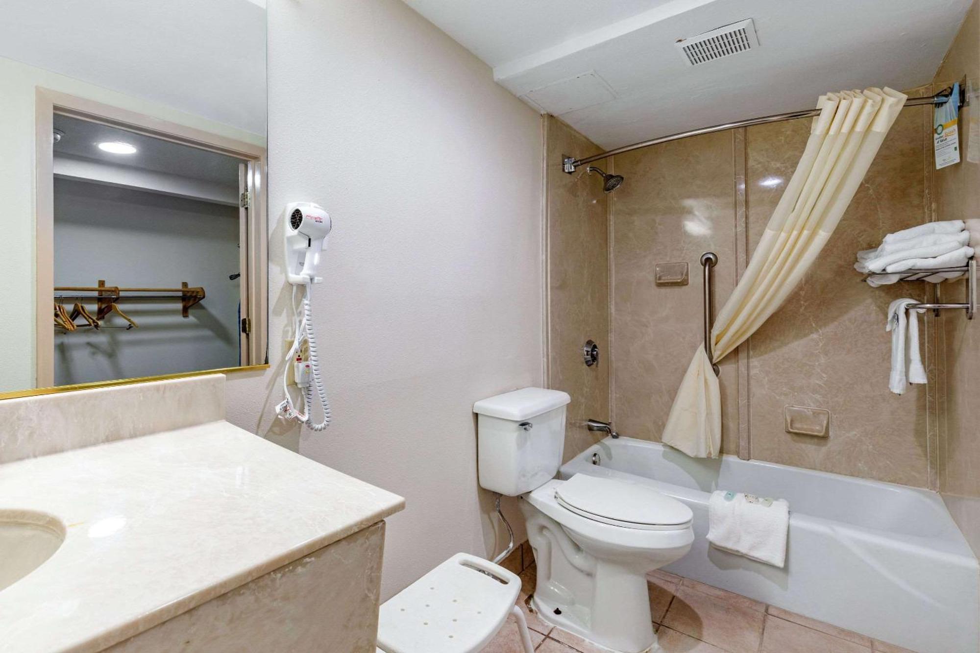 Quality Inn Tyler - Lindale Esterno foto